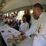 Msza w pociągu do Lourdes