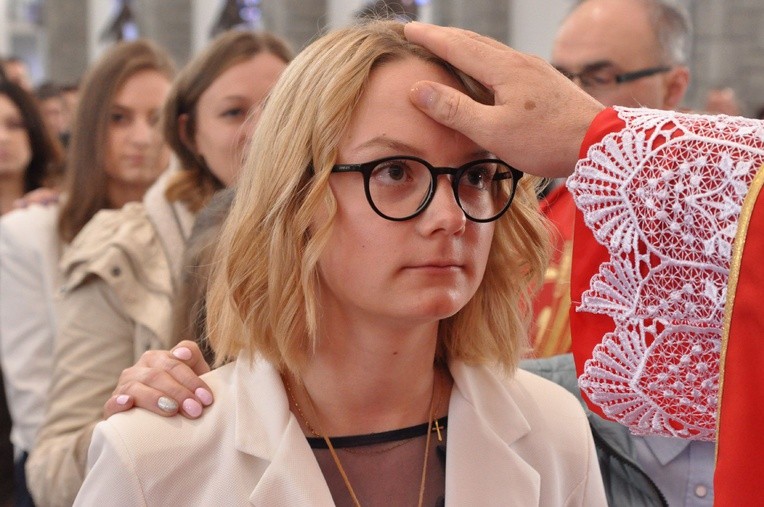 Bierzmowanie w Męcinie