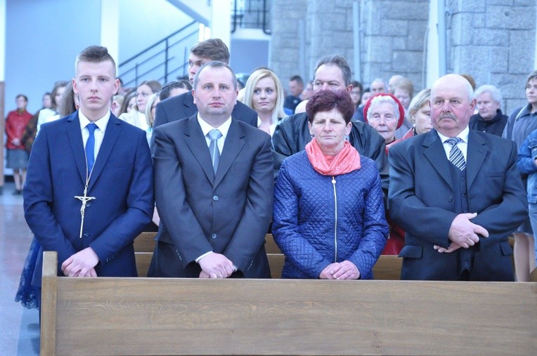 Bierzmowanie w Męcinie