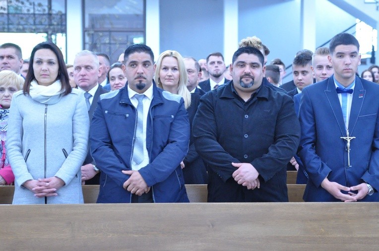 Bierzmowanie w Męcinie