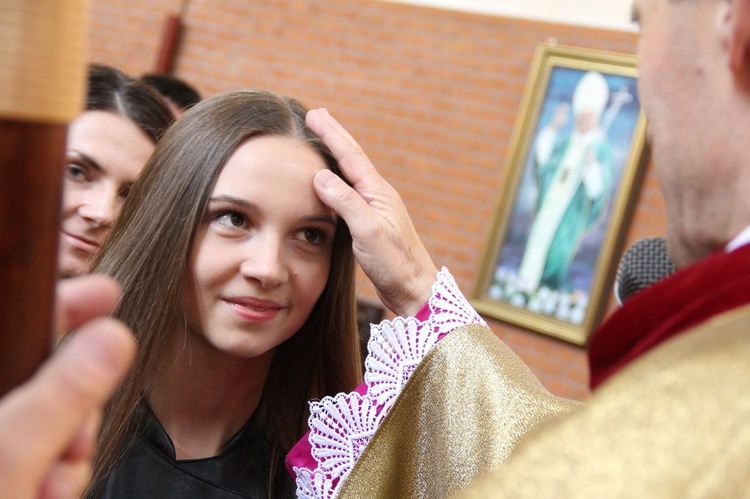 Bierzmowanie w kościele św. Stanisława Kostki w Tarnowie