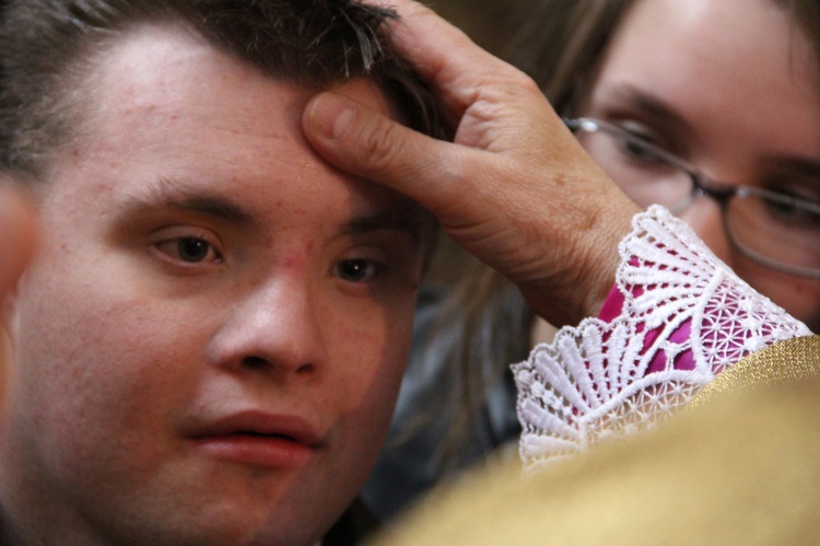 Bierzmowanie w kościele św. Stanisława Kostki w Tarnowie