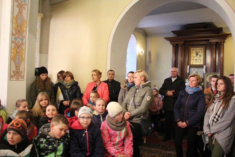 Powitanie ikony MB Częstochowskiej w Dzierzbicach