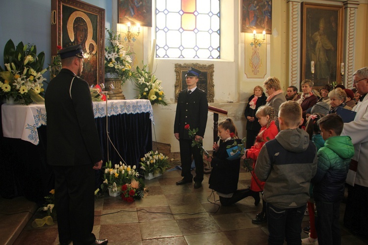 Powitanie ikony MB Częstochowskiej w Dzierzbicach