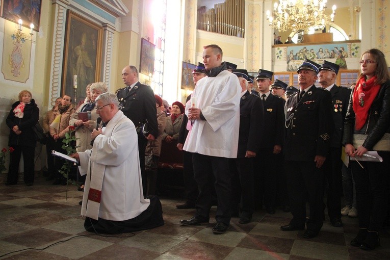 Powitanie ikony MB Częstochowskiej w Dzierzbicach