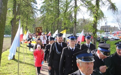 Powitanie ikony MB Częstochowskiej w Dzierzbicach