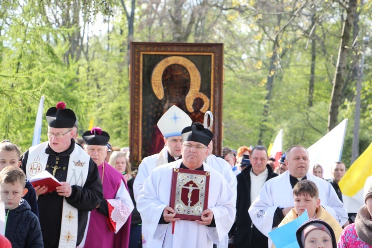 Powitanie ikony MB Częstochowskiej w Dzierzbicach