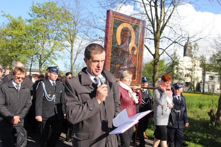 Powitanie ikony MB Częstochowskiej w Dzierzbicach