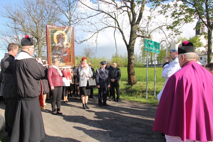 Powitanie ikony MB Częstochowskiej w Dzierzbicach