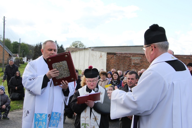 Powitanie ikony MB Częstochowskiej w Dzierzbicach