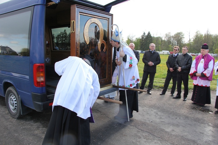 Powitanie ikony MB Częstochowskiej w Dzierzbicach