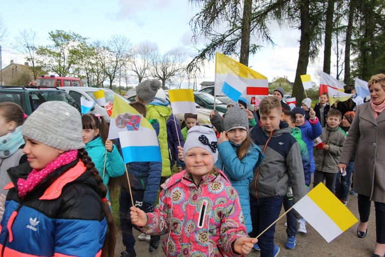 Powitanie ikony MB Częstochowskiej w Dzierzbicach