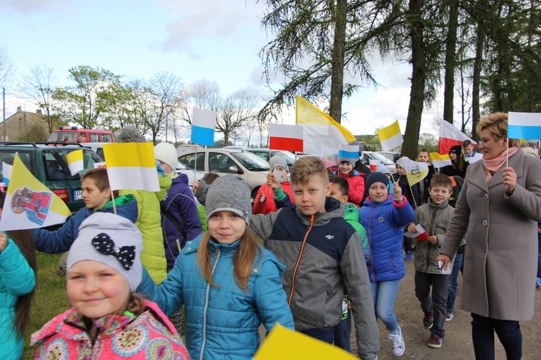 Powitanie ikony MB Częstochowskiej w Dzierzbicach