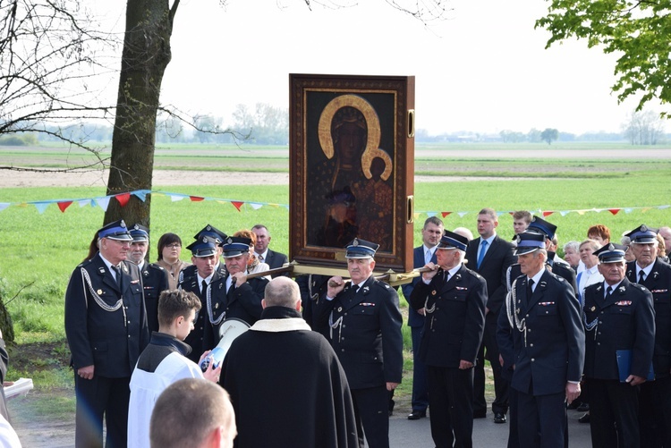 Powitanie ikony MB Częstochowskiej w parafii Sobótka