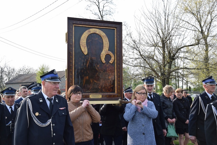 Powitanie ikony MB Częstochowskiej w parafii Sobótka