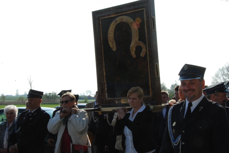 Powitanie ikony MB Częstochowskiej w Mazewie