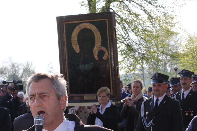 Powitanie ikony MB Częstochowskiej w Mazewie