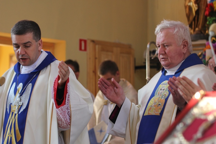 Powitanie ikony MB Częstochowskiej w Mazewie