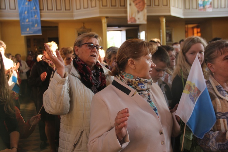 Powitanie ikony MB Częstochowskiej w Mazewie