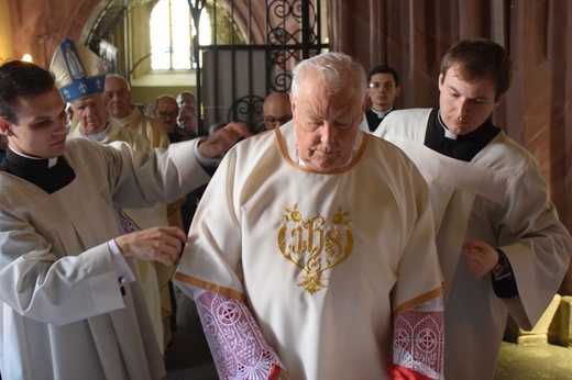 Tuż przed koronacją Świdnickiej Pani w słońcu