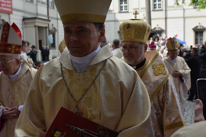 Tuż przed koronacją Świdnickiej Pani w słońcu