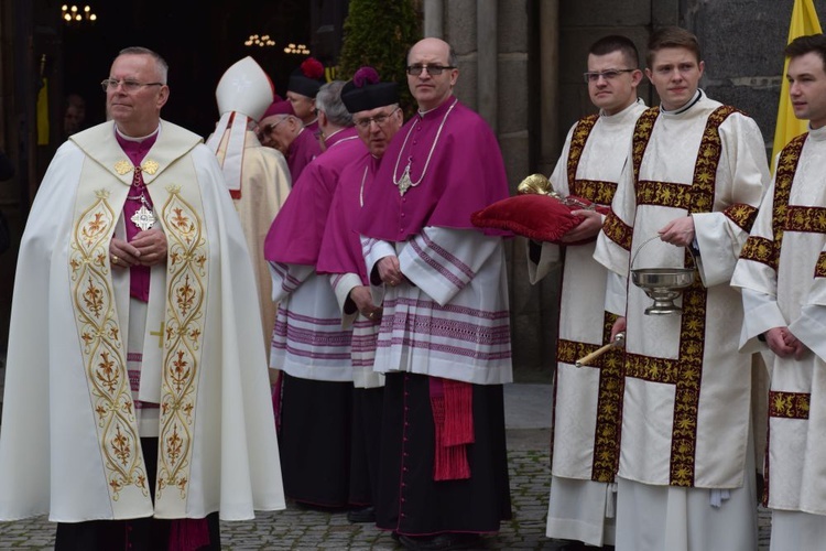 Tuż przed koronacją Świdnickiej Pani w słońcu