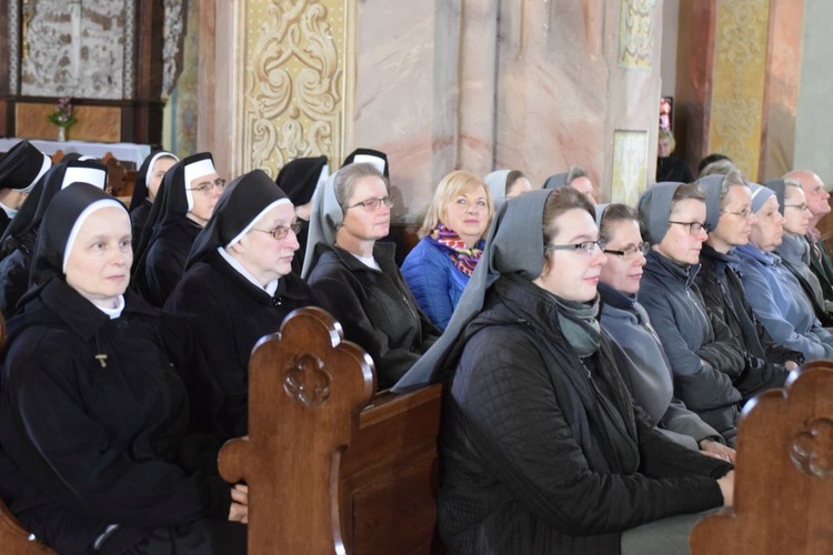 Tuż przed koronacją Świdnickiej Pani w słońcu