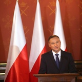 Andrzej Duda odznaczył działaczy i współpracowników SKS