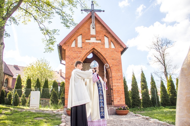 Poświęcenie kapliczek w Gietrzwałdzie