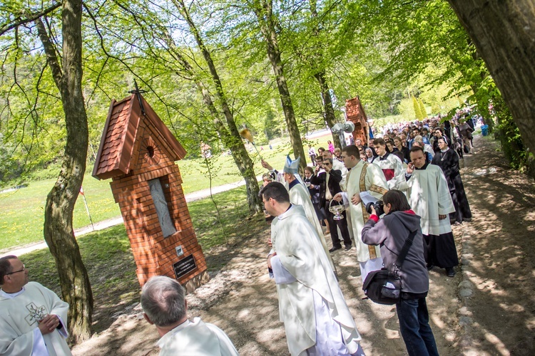 Poświęcenie kapliczek w Gietrzwałdzie