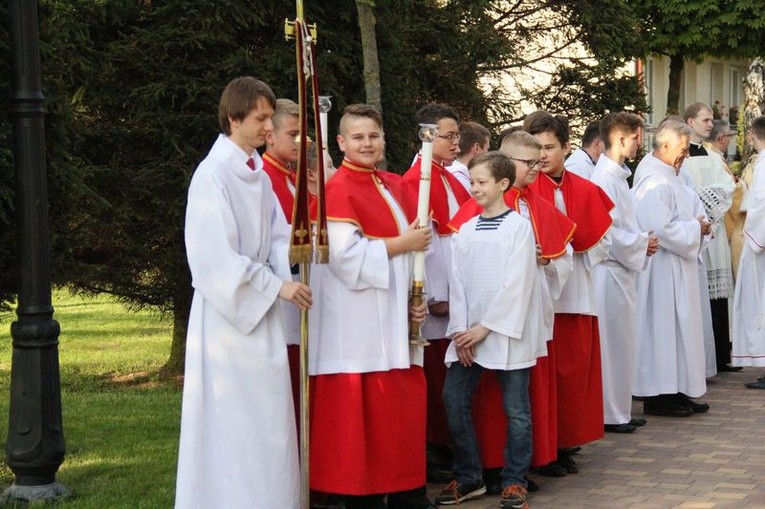 100.rocznica objawień fatimskich w parafii Matki Bożej Fatimskiej w Lublinie