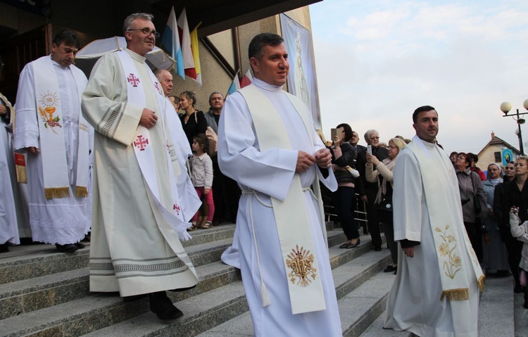 Komorowice Obszary - zawierzenie diecezji Sercu Maryi - cz. 1