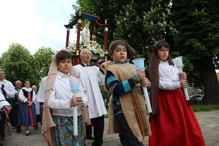 Nabożństwo fatimskie i instalacja relikwii św. Hiacynty i św. Franciszka