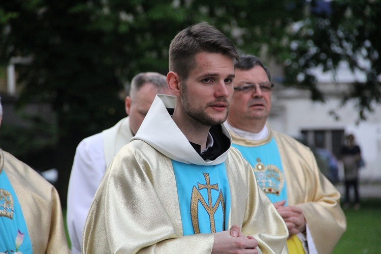 Nabożństwo fatimskie i instalacja relikwii św. Hiacynty i św. Franciszka