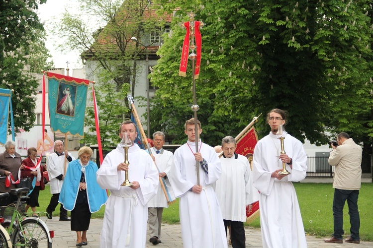 Nabożństwo fatimskie i instalacja relikwii św. Hiacynty i św. Franciszka