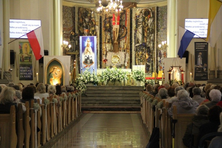 Nabożństwo fatimskie i instalacja relikwii św. Hiacynty i św. Franciszka