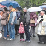 Rodziny idą za Matką