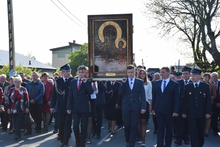 Powitanie ikony MB Częstochowskiej w Topoli Królewskiej