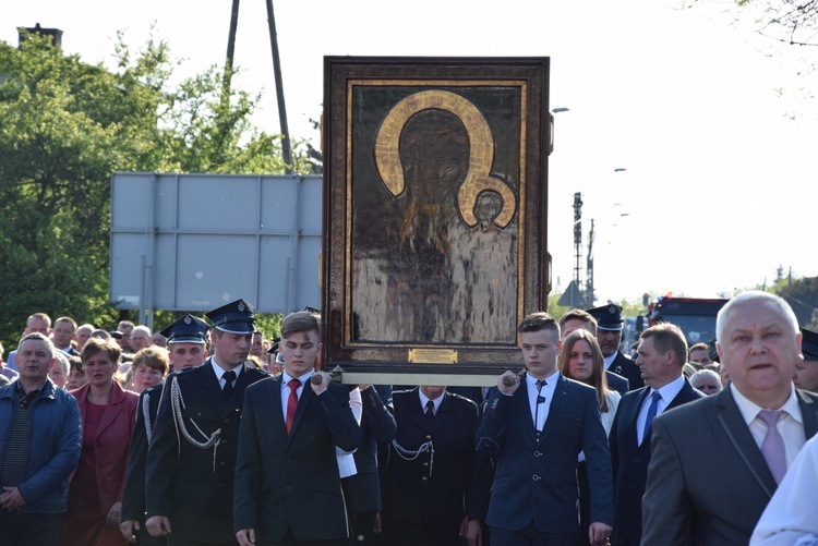 Powitanie ikony MB Częstochowskiej w Topoli Królewskiej