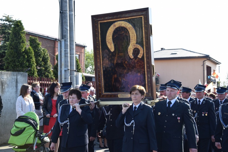 Powitanie ikony MB Częstochowskiej w Topoli Królewskiej