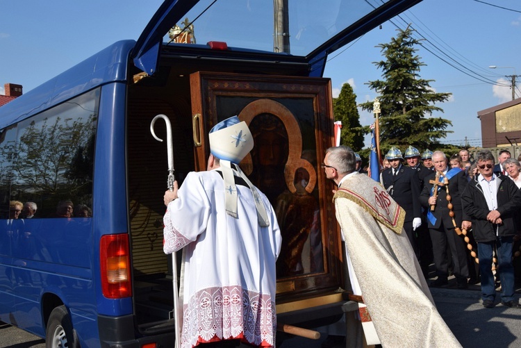 Powitanie ikony MB Częstochowskiej w Topoli Królewskiej