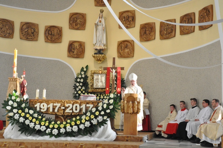 Obchody fatimskie w Kolonii Łomnickiej