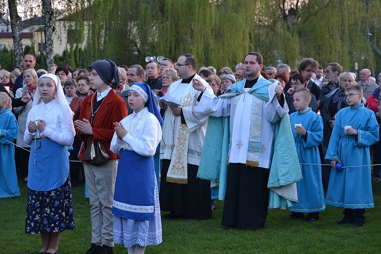 Nabożeństwo Fatimskie w parafii oo. pasjonistów w Rawie Mazowieckiej