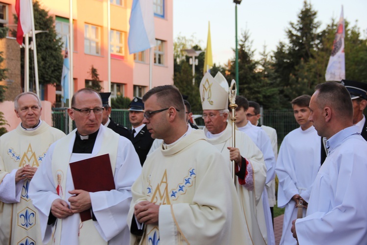 Nabożeństwo Fatimskie w parafii Jezusa Chrystusa Króla Wszechświata w Rawie Maz. 