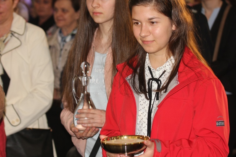 Nabożeństwo Fatimskie w parafii Jezusa Chrystusa Króla Wszechświata w Rawie Maz. 