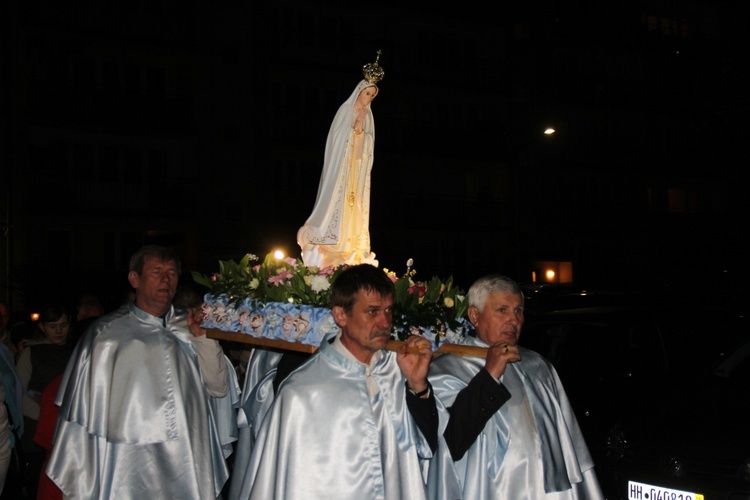 Nabożeństwo Fatimskie w parafii Jezusa Chrystusa Króla Wszechświata w Rawie Maz. 