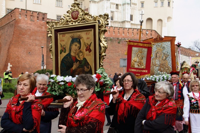 Procesja z Wawelu na Skałkę 2017