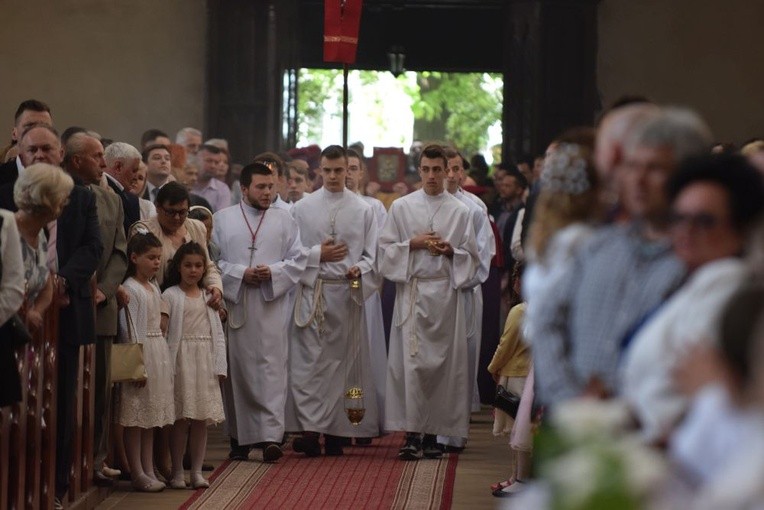 I komunii św. w Strzegomiu udzielił kardynał