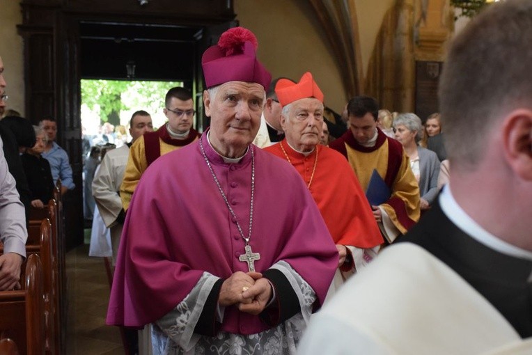 I komunii św. w Strzegomiu udzielił kardynał