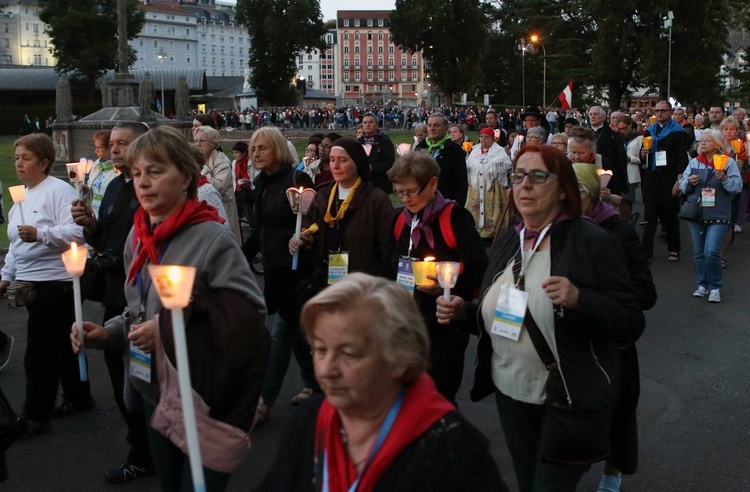 Pożegnalna procesja maryjna